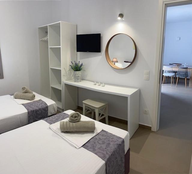 Levanda Guest Houses アンティパロス島 エクステリア 写真